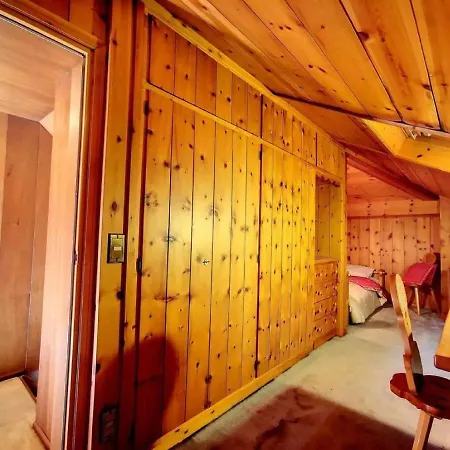 4-bedroom In Bormio, Sondrio Dom wakacyjny *