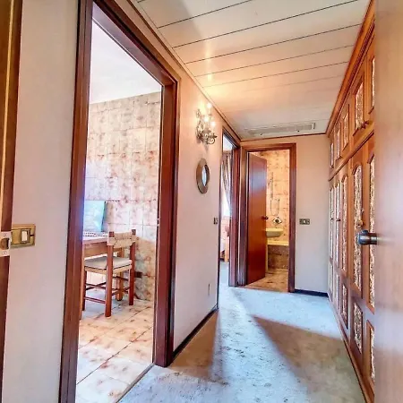 4-bedroom In Bormio, Sondrio Dom wakacyjny *